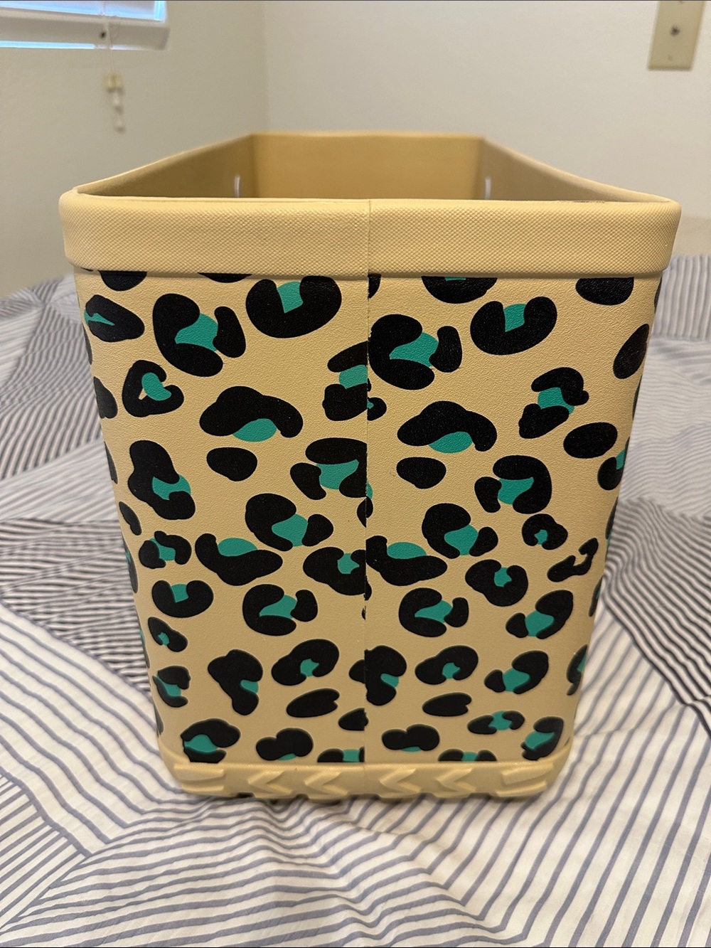 BOGG BAG Beige Leopard Tote with Black and Turquoise Spots! - Picture 3 of 7